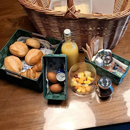 De Blauwe Melkbus 3*