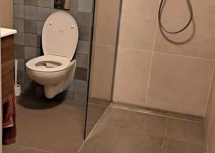 De Blauwe Melkbus 3*